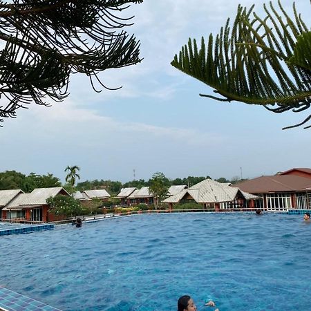 OYO 416 Golden Nakara Resort Maesai Mae Sai Bagian luar foto